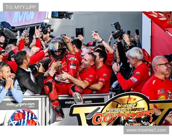 MotoGP赛场新赛季多队崛起冠军争夺战全面升级气氛紧张激烈